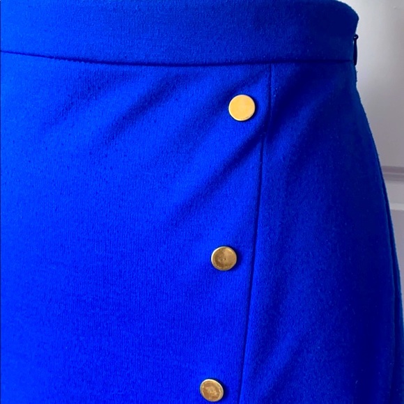 The limited blue pencil skirt with gold buttons - Picture 6 of 15
